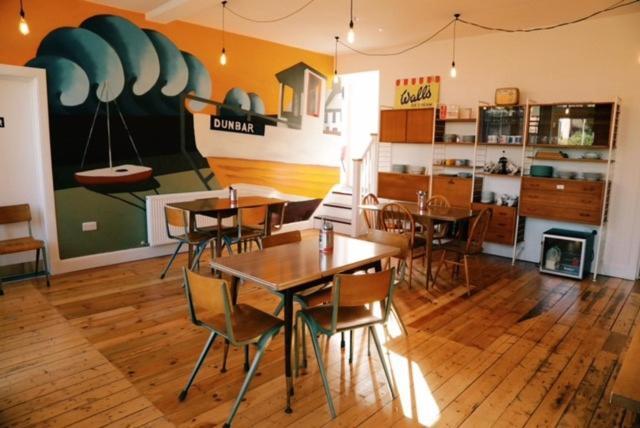 The Dolphin Inn Hostel Dunbar Kültér fotó